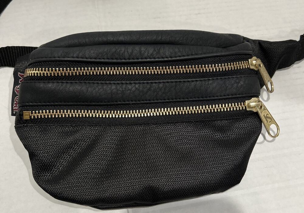 Jansport Hippyland Black Fanny Pack Belt Bag Crossbody All Black Gold Zippers